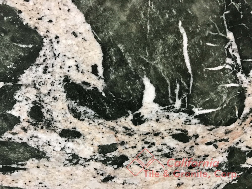 Quartzite – Amazonic Breche close-min